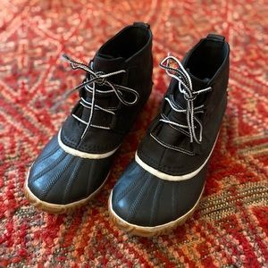 SOREL OUT N ABOUT BOOTS 9